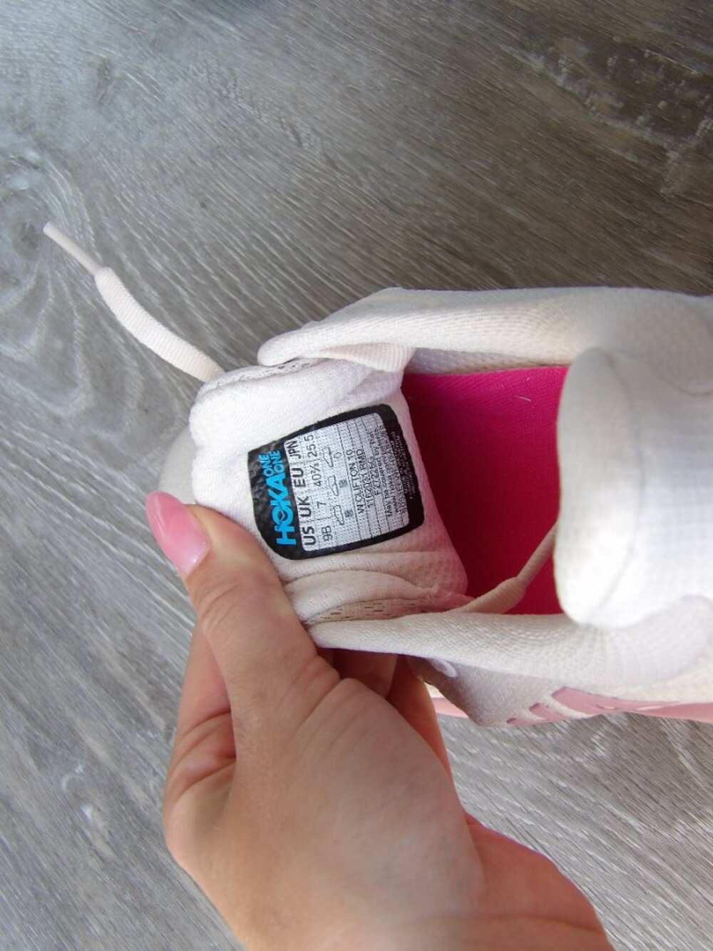 Hoka Pink One Clifton 10 running shoes - Picture 4 of 4